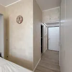 아파트 Close To The With Wifi & Ac By Host Hero