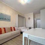 Close To The With Wifi & Ac By Host Hero 아파트