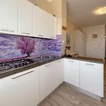 Close To The With Wifi & Ac By Host Hero Apartament *